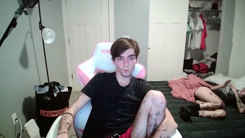 straightwhiteboy21  16-08-2022